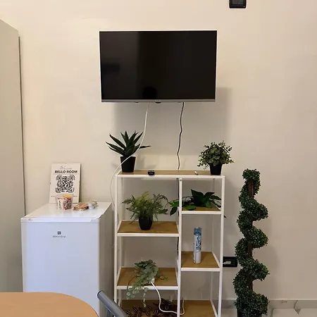 - A Pochi Passi Dal Centro Storico Apartment *