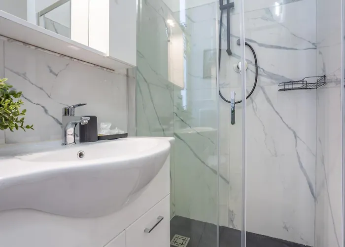 - A Pochi Passi Dal Centro Storico Apartament